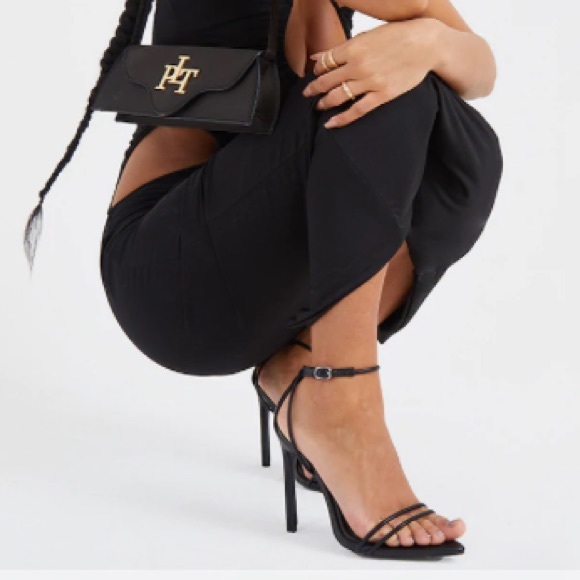 NEVER WORN Black Strappy Pointed Sandal Heel - Picture 2 of 6